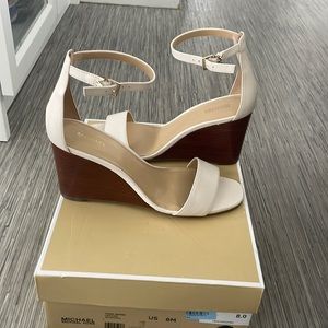 New MK sandals nude leather